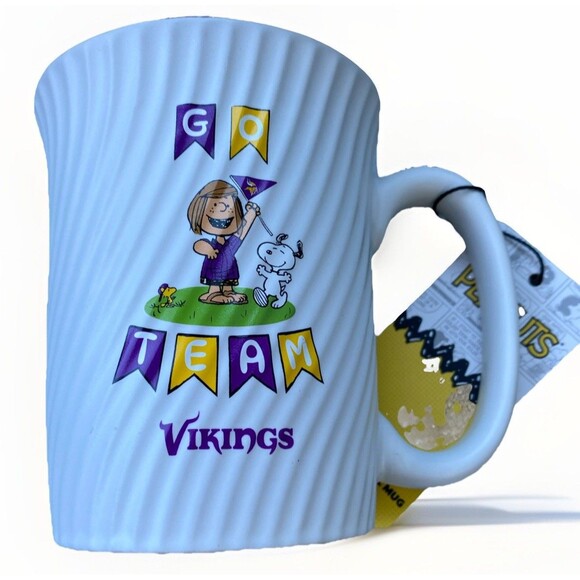 NEW Minnesota Vikings NFL Football Peanuts Snoopy Peppermint Patty Mug Free Ship - Picture 2 of 7